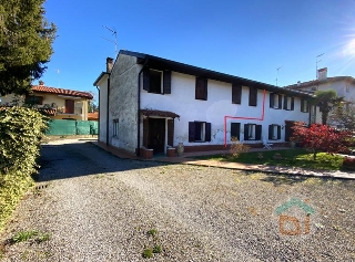 zoom immagine (Casa a schiera 80 mq, soggiorno, 2 camere, zona San Lorenzo Isontino)