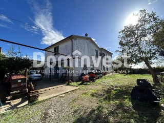 zoom immagine (Villa 300 mq, soggiorno, 8 camere, zona Carige Alta)