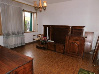 zoom immagine (Casa singola 300 mq, soggiorno, 3 camere, zona Rossano Veneto)