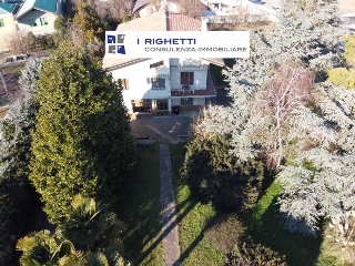 zoom immagine (Casa singola 264 mq, soggiorno, più di 3 camere, zona Castel d'Azzano)