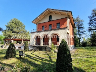 zoom immagine (Villa 628 mq, soggiorno, 7 camere, zona Borgo Panigale)