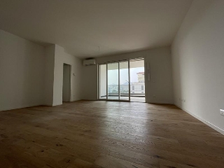 zoom immagine (Appartamento 135 mq, soggiorno, 3 camere, zona Corso delle terme)