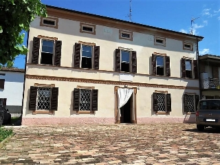 zoom immagine (Villa 462 mq, soggiorno, 5 camere, zona Novi di Modena - Centro)