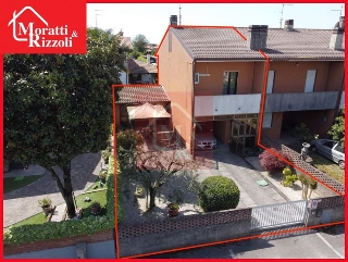 zoom immagine (Casa a schiera 168 mq, soggiorno, 2 camere, zona Villa Vicentina)