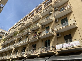 zoom immagine (Appartamento 110 mq, soggiorno, 2 camere, zona Catania - Centro)