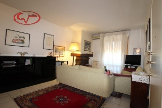 zoom immagine (Appartamento 90 mq, soggiorno, 3 camere, zona Pernina)