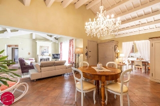 zoom immagine (Villa 200 mq, soggiorno, 3 camere, zona Santarcangelo di Romagna)