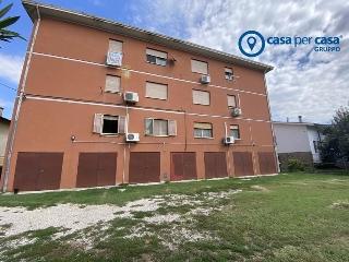zoom immagine (Appartamento 110 mq, soggiorno, 2 camere, zona Polesella - Centro)