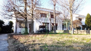 zoom immagine (Casa a schiera 130 mq, soggiorno, 3 camere, zona Villanova del Ghebbo - Centro)